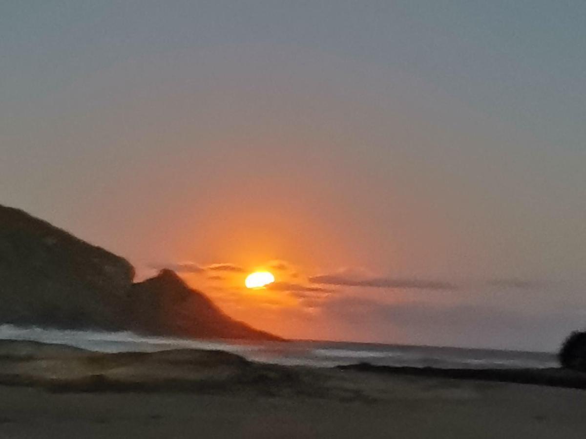 The Lodge On The Beach Port Saint John's Bagian luar foto